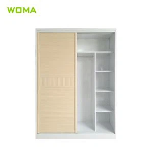 ตู้เสื้อผ้าประตูบ้านหนึ่ง